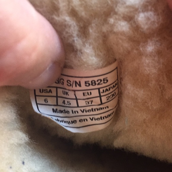 UGGS - Picture 6 of 8